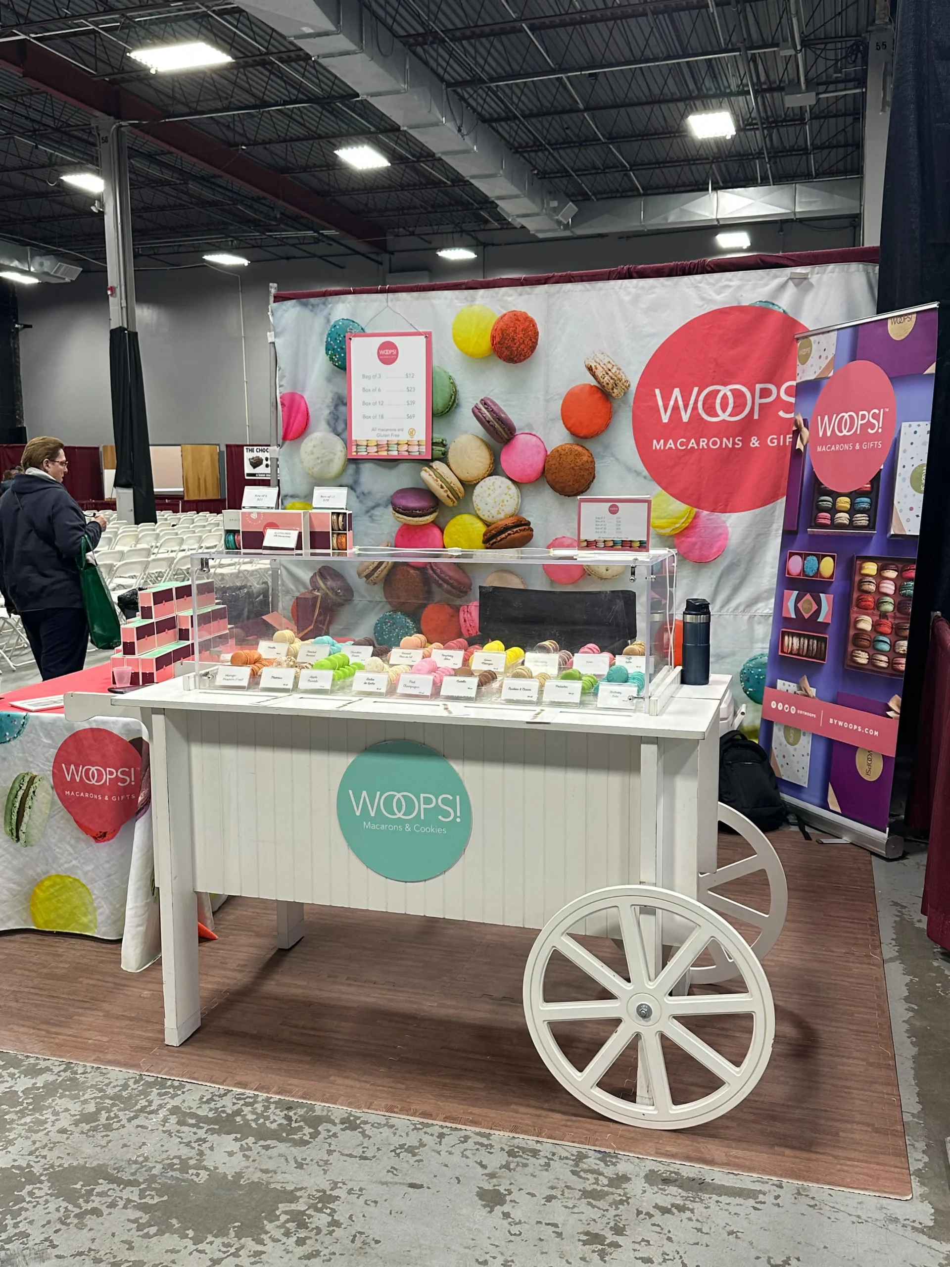 Woops! Macarons Cart